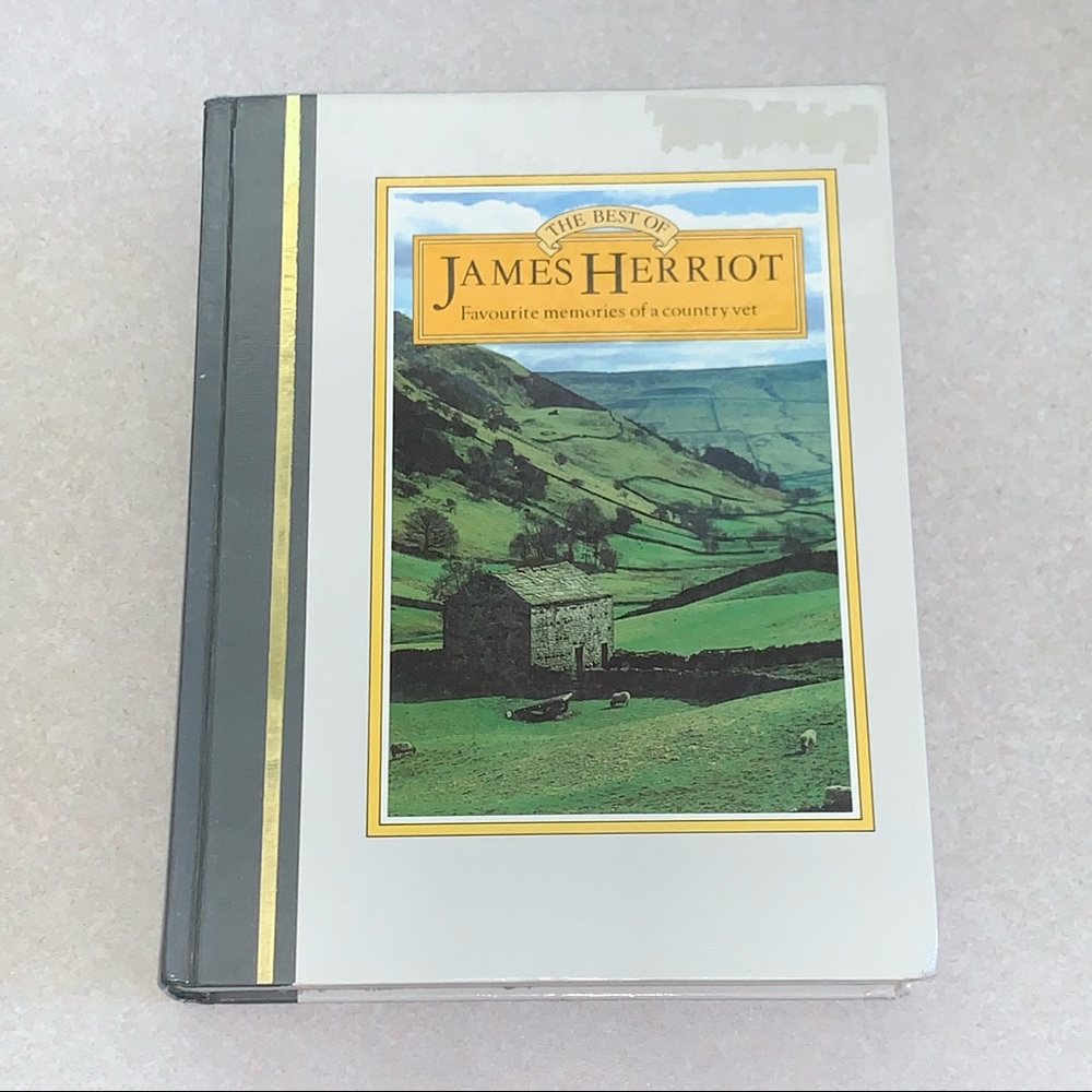 The Best of James Herriot Favorite Memories of a Country Vet Hardcover Book